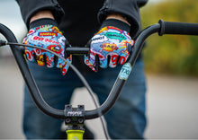 Load image into Gallery viewer, Shield Protectives Gloves Pop-Art